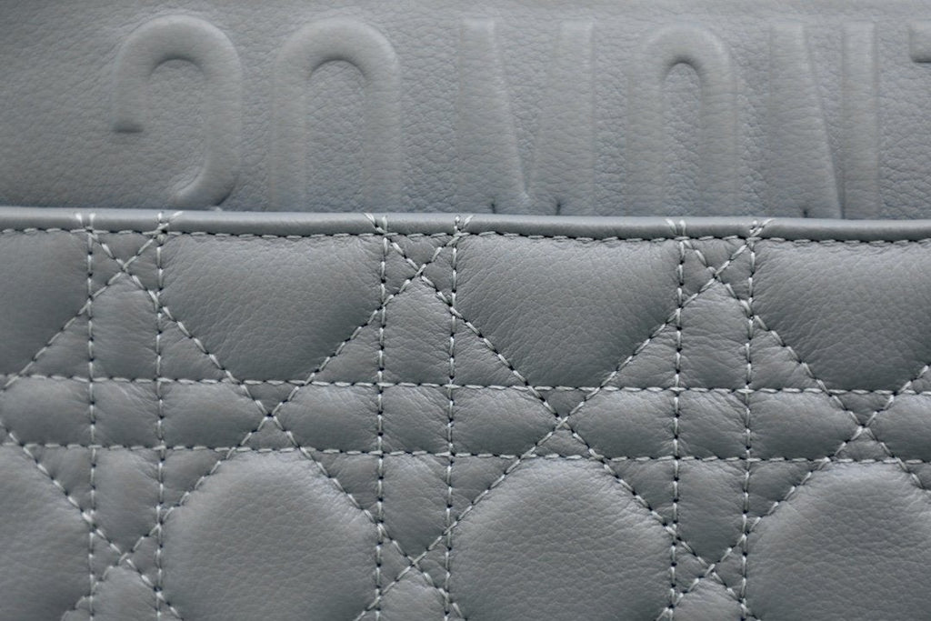 ラージ カロバッグ 28 グレー サプル カナージュ カーフスキン