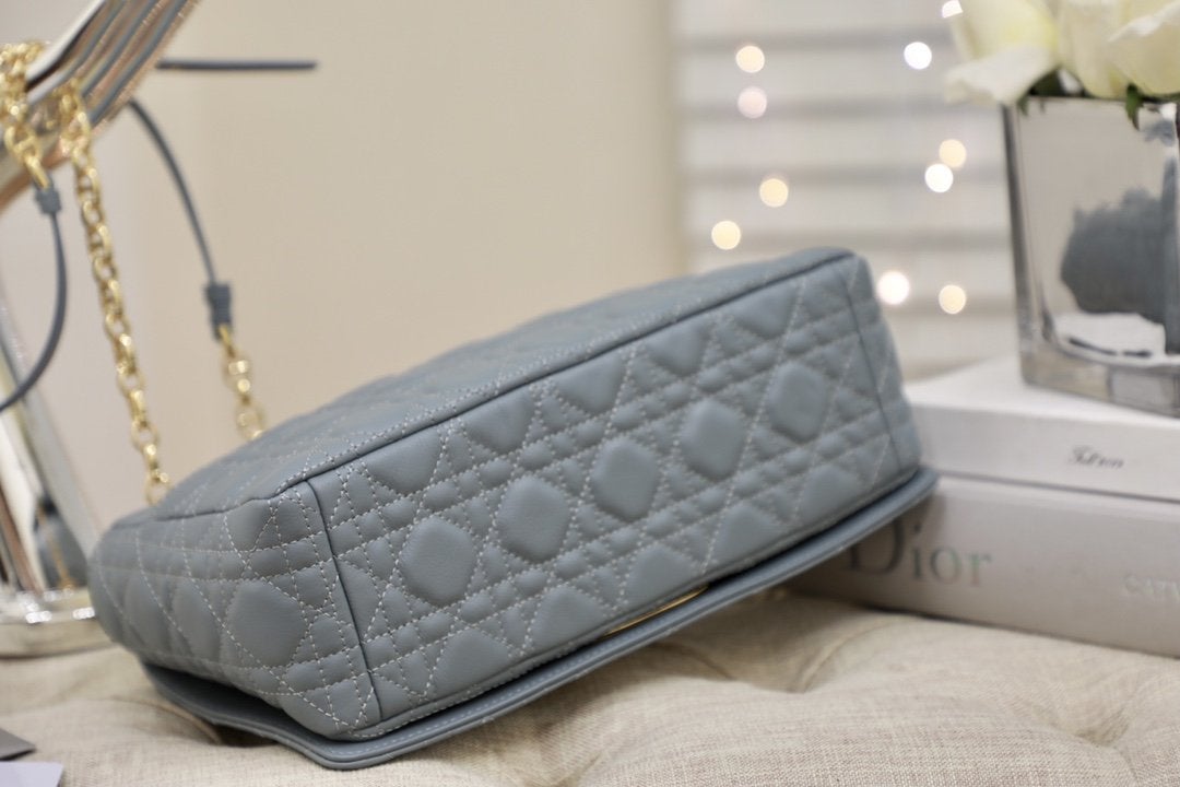 ラージ カロバッグ 28 グレー サプル カナージュ カーフスキン