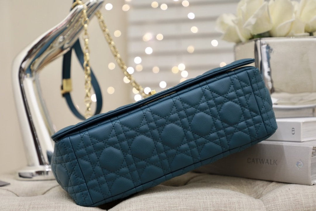 ラージ カロバッグ 28 ディープオーシャンブルー サプル カナージュ カーフスキン