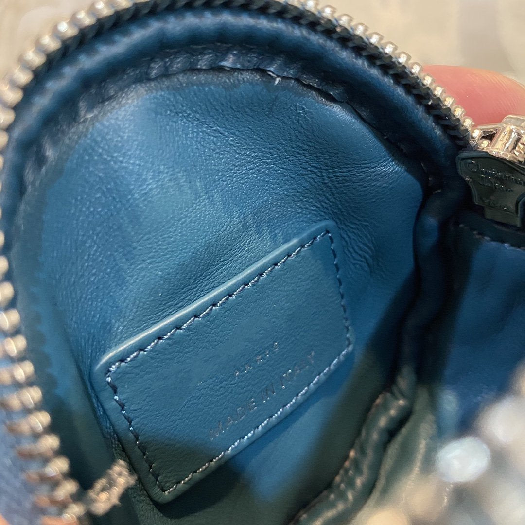 取り外し可能なCAROラウンドコインパース ディープオーシャンブルー カナージュカーフスキン