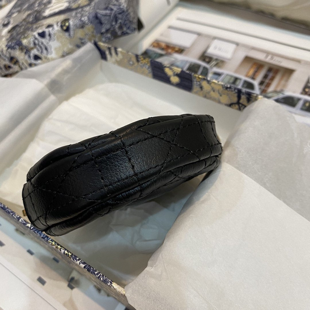 取り外し可能なCAROラウンドコインパース ブラックカナージュカーフスキン