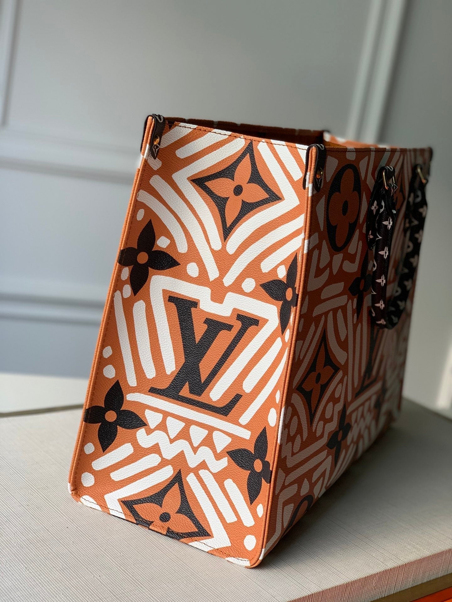 CRAFTY ONTHEGO GM 41 キャラメル＆クリーム モノグラム ジャイアントキャンバス