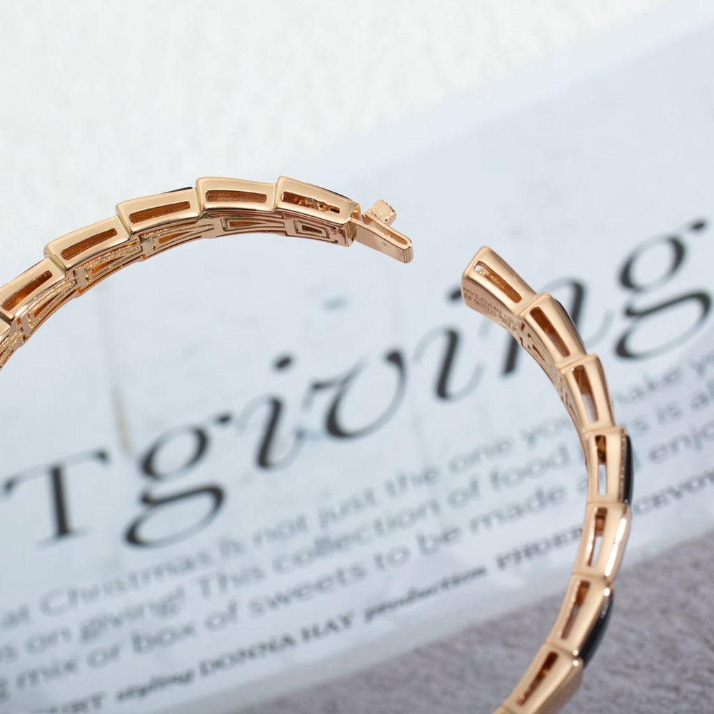 [⭐JeweliWhal]SERPENTI BRACELET PINK GOLD ONYX