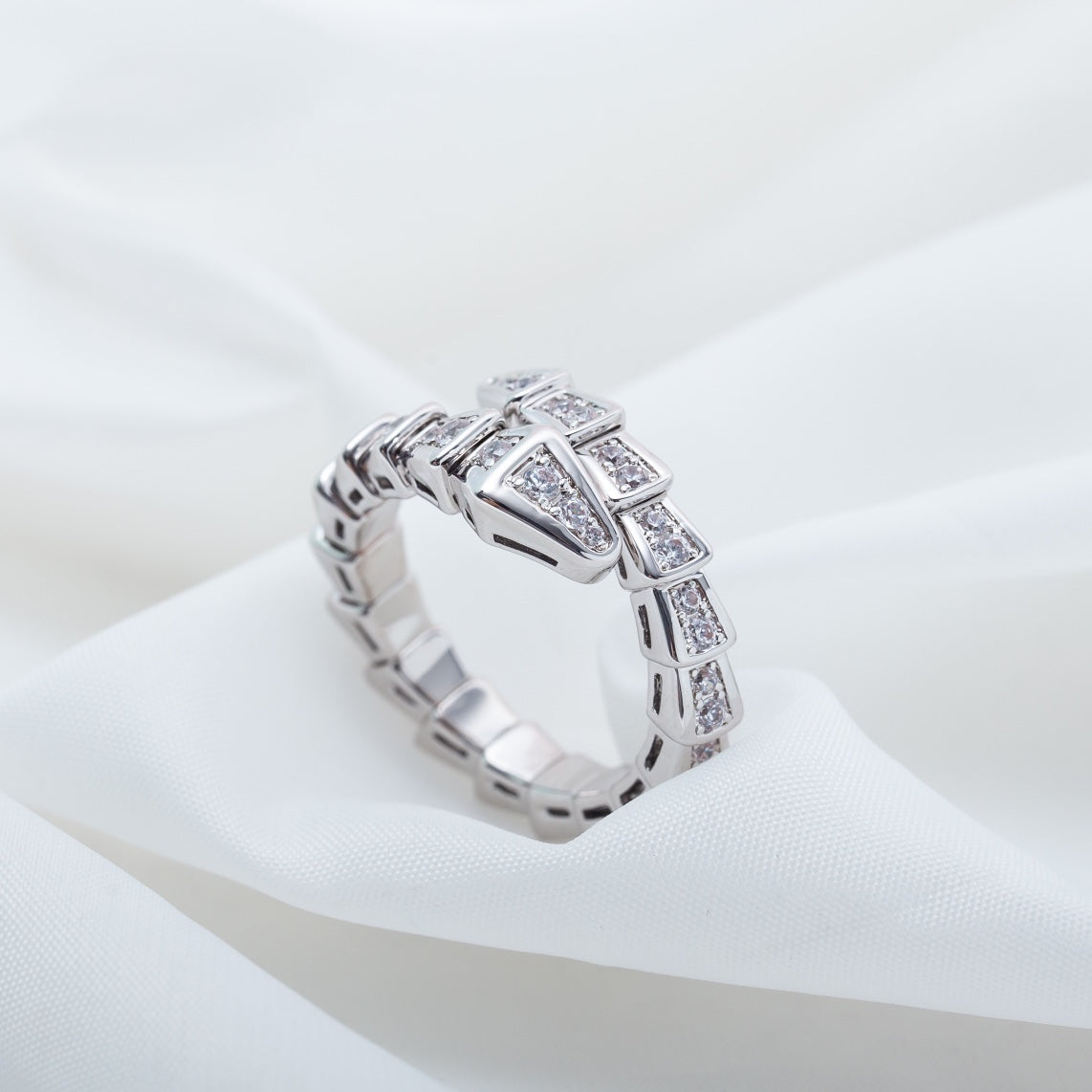 [⭐JeweliWhal]خاتم SERPENTI فضة مرصع بالماس 4MM