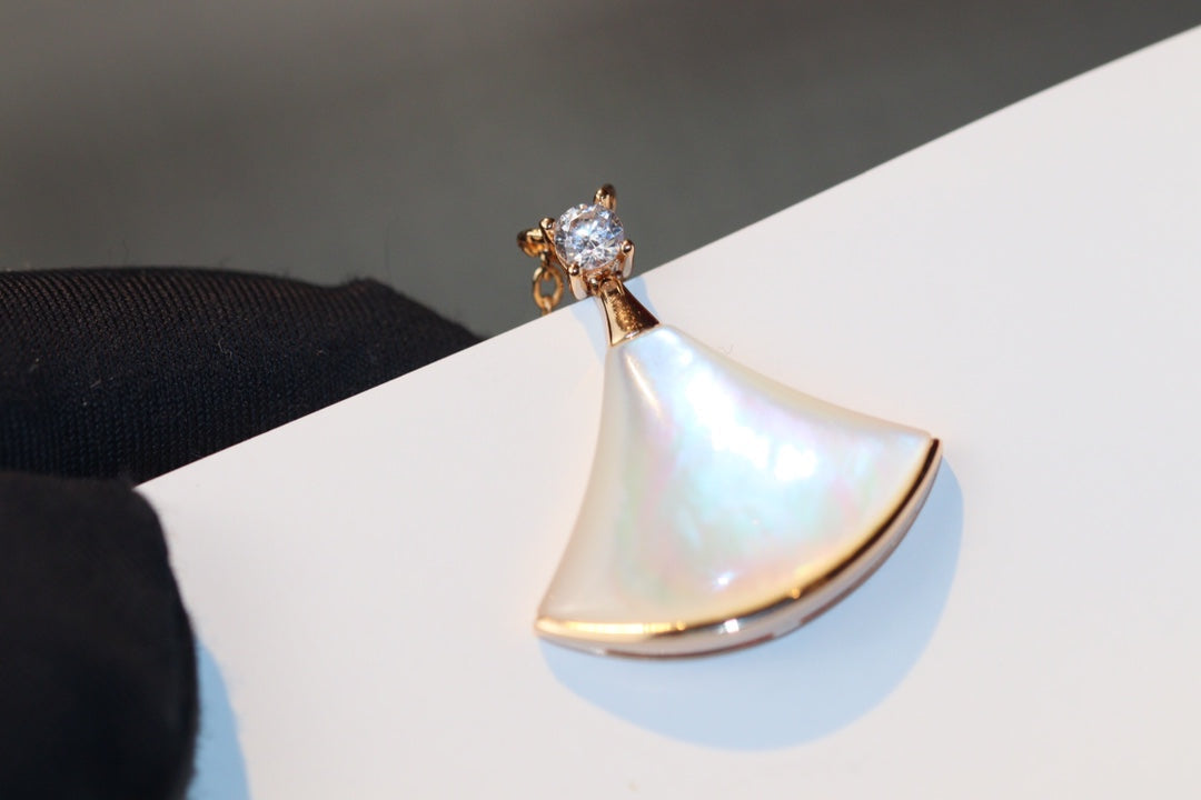 [⭐JeweliWhal]DREAM NECKLACE WHITE MOP PINK GOLD 1 DIAMOND