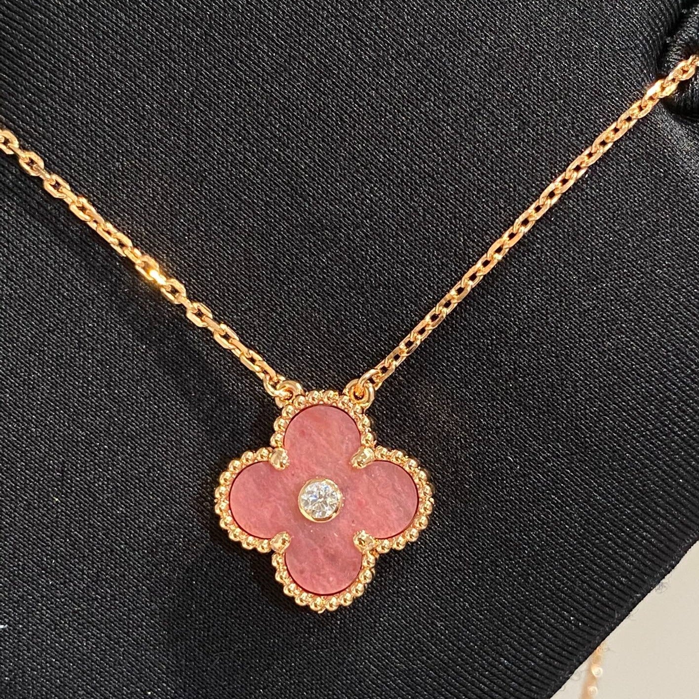 [⭐JeweliWhal]CLOVER 15MM DIAMOND RHODONITE NECKLACE