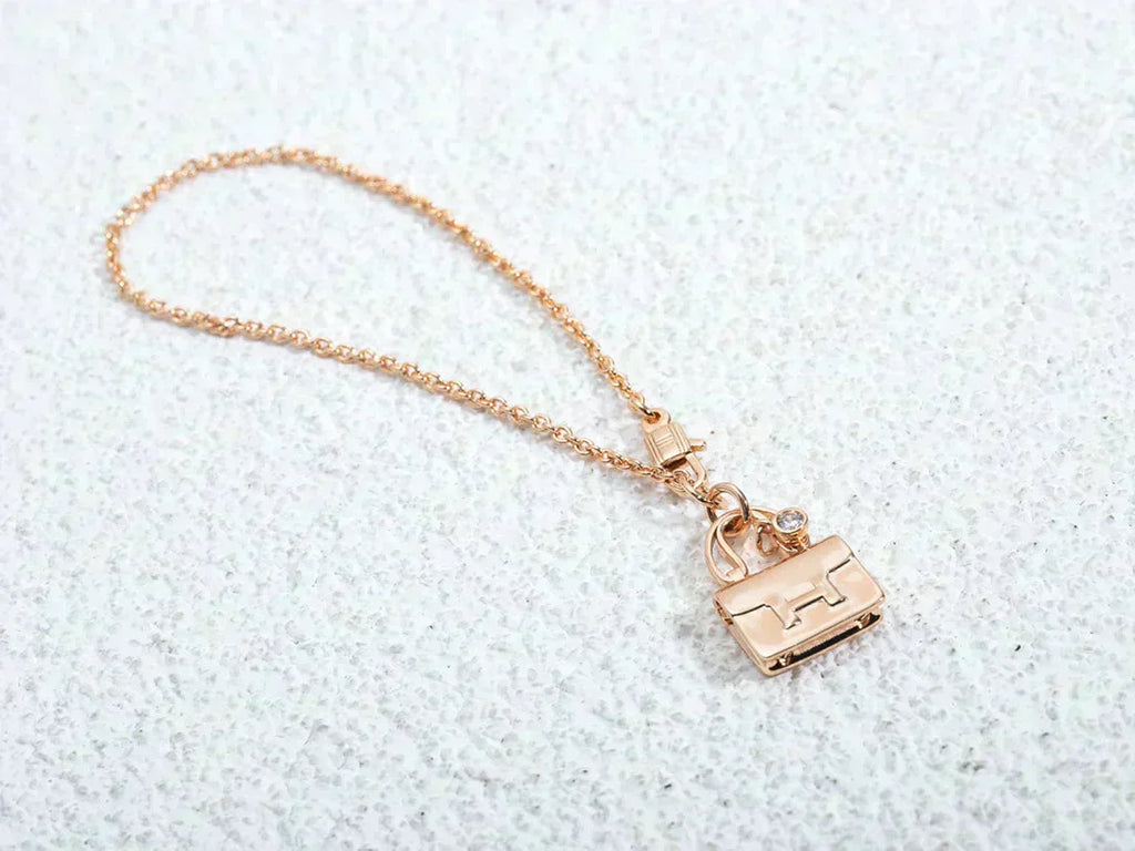[⭐JeweliWhal]AMULETTE PEDANT ROSE GOLD NECKLACE