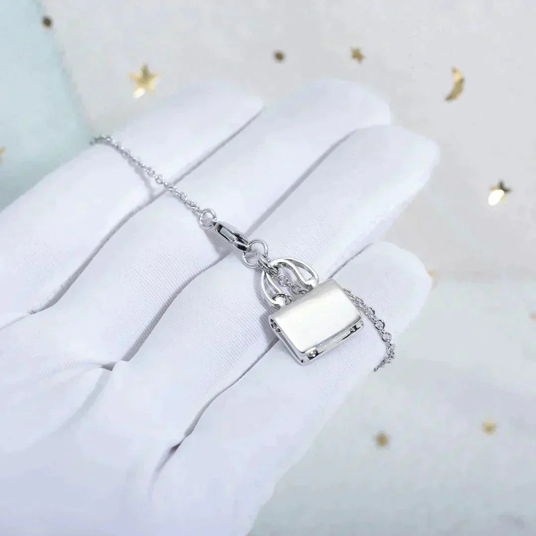 [⭐JeweliWhal]AMULETTE PEDANT SILVER NECKLACE