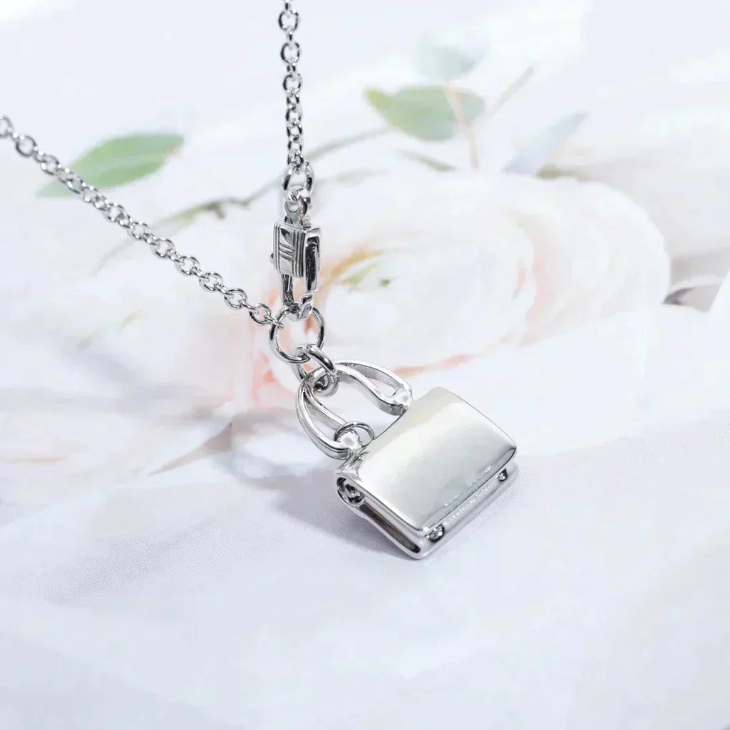 [⭐JeweliWhal]AMULETTE PEDANT SILVER NECKLACE