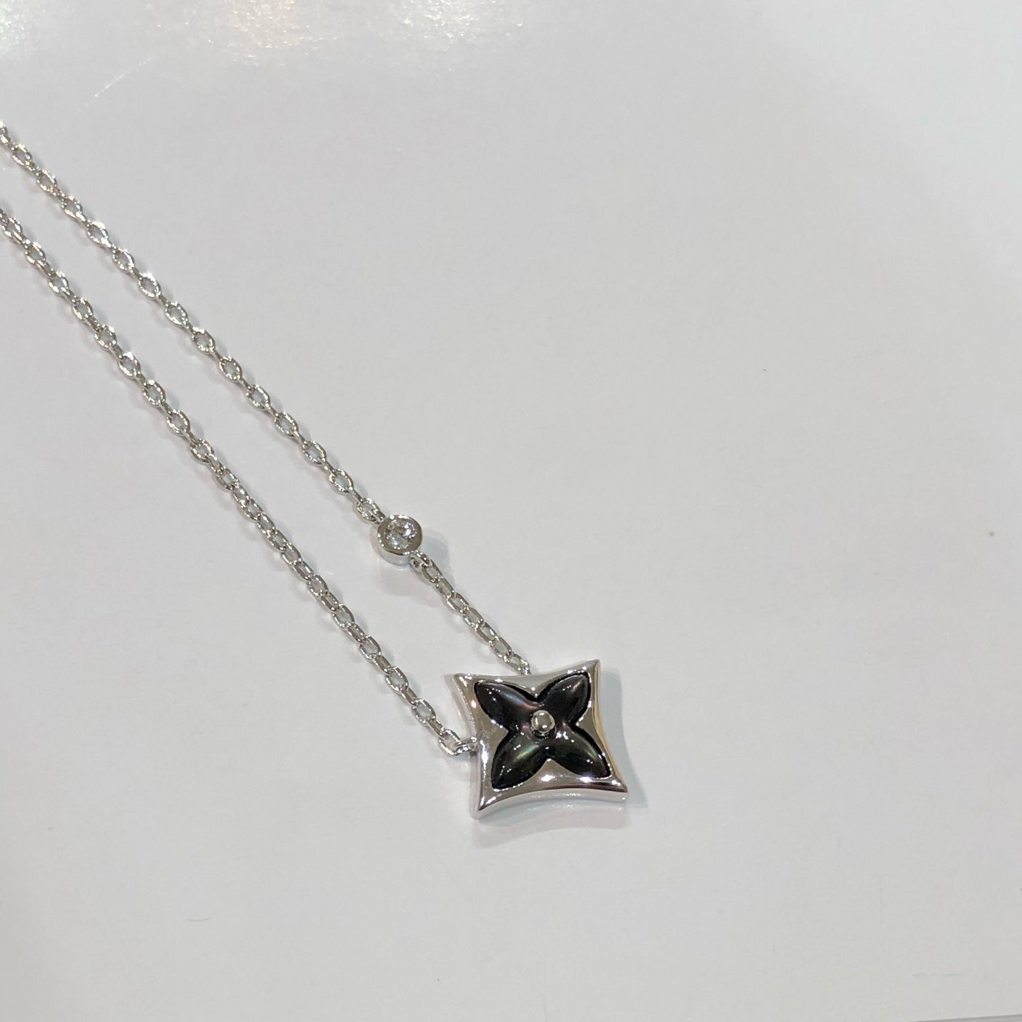 [⭐JeweliWhal]STAR BLACK MOP NECKLACE