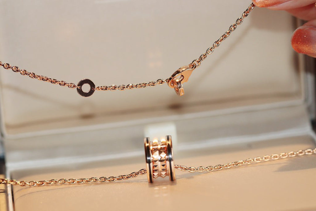 [⭐JeweliWhal]ZERO 1 ROCK PENDANT PINK GOLD BLACK NECKLACE