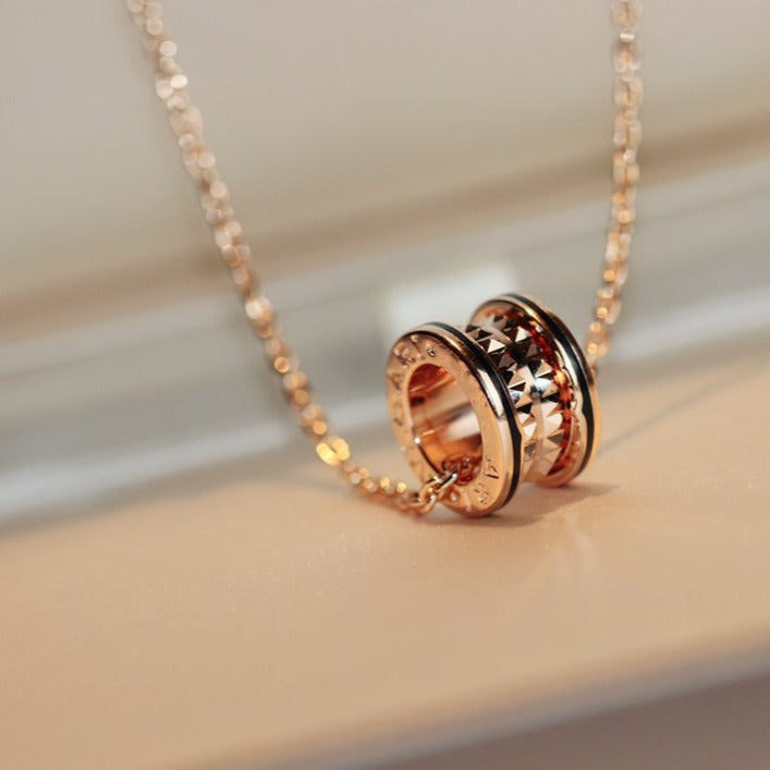 [⭐JeweliWhal]ZERO 1 ROCK PENDANT PINK GOLD BLACK NECKLACE