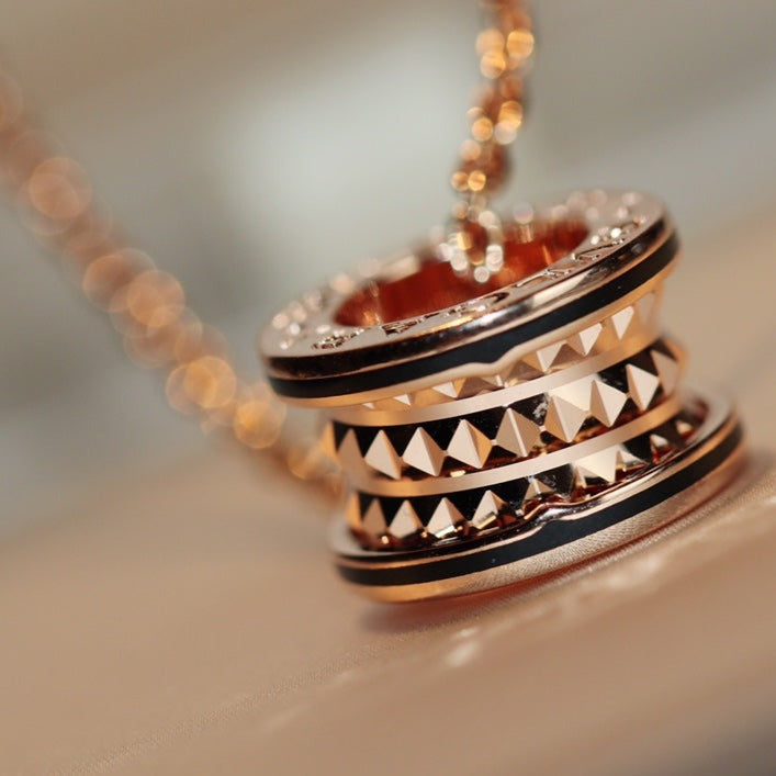 [⭐JeweliWhal]ZERO 1 ROCK PENDANT PINK GOLD BLACK NECKLACE