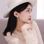 [⭐JeweliWhal]CLOVER MEDIUM 1 MOTIFS  WHITE MOP STUD EARRINGS