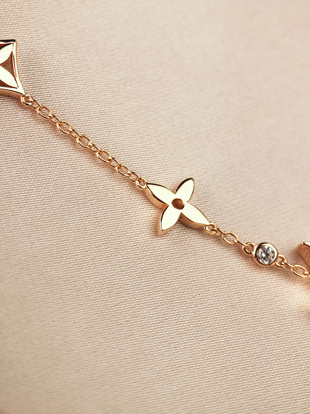 [⭐JeweliWhal]STAR AND SUN 7 MOTIFS GOLD BRACELET
