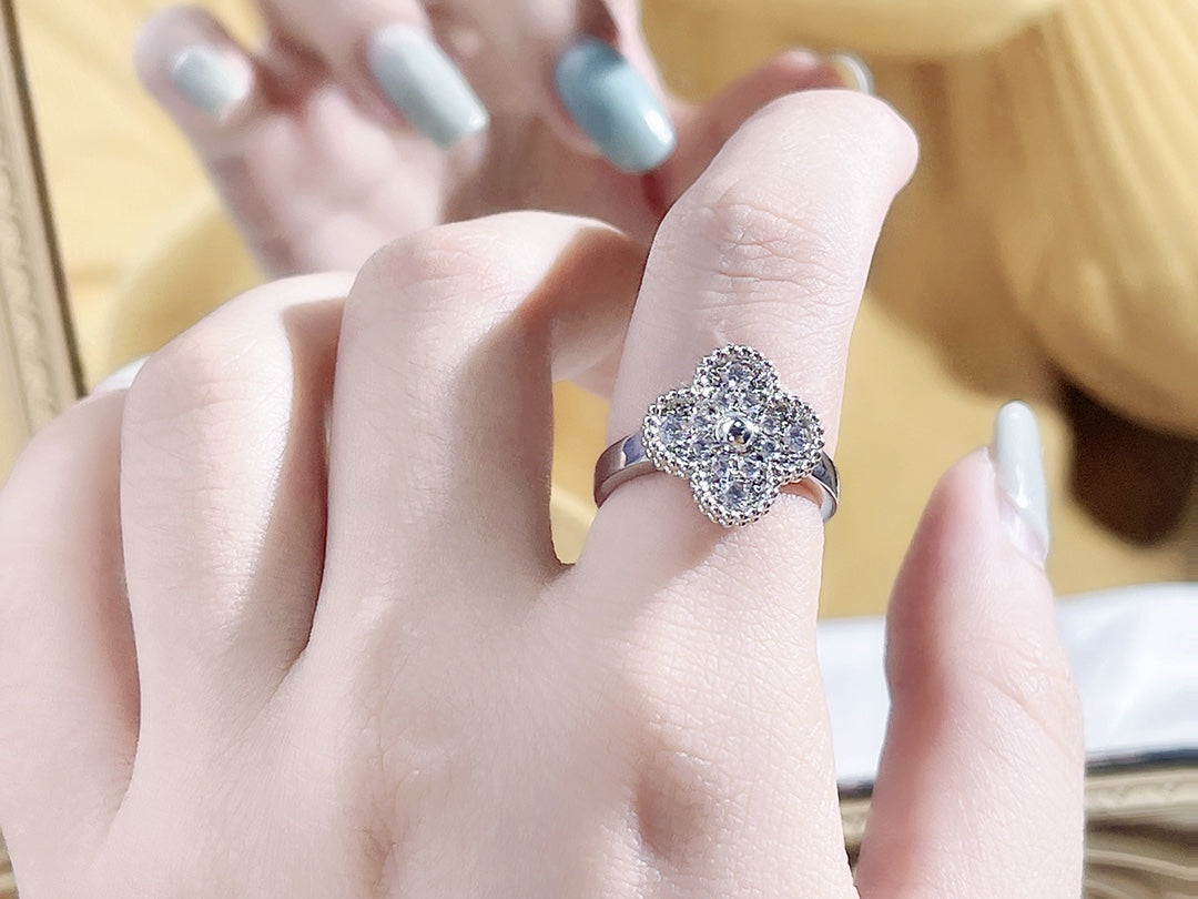 [⭐JeweliWhal]CLOVER DIAMOND RING