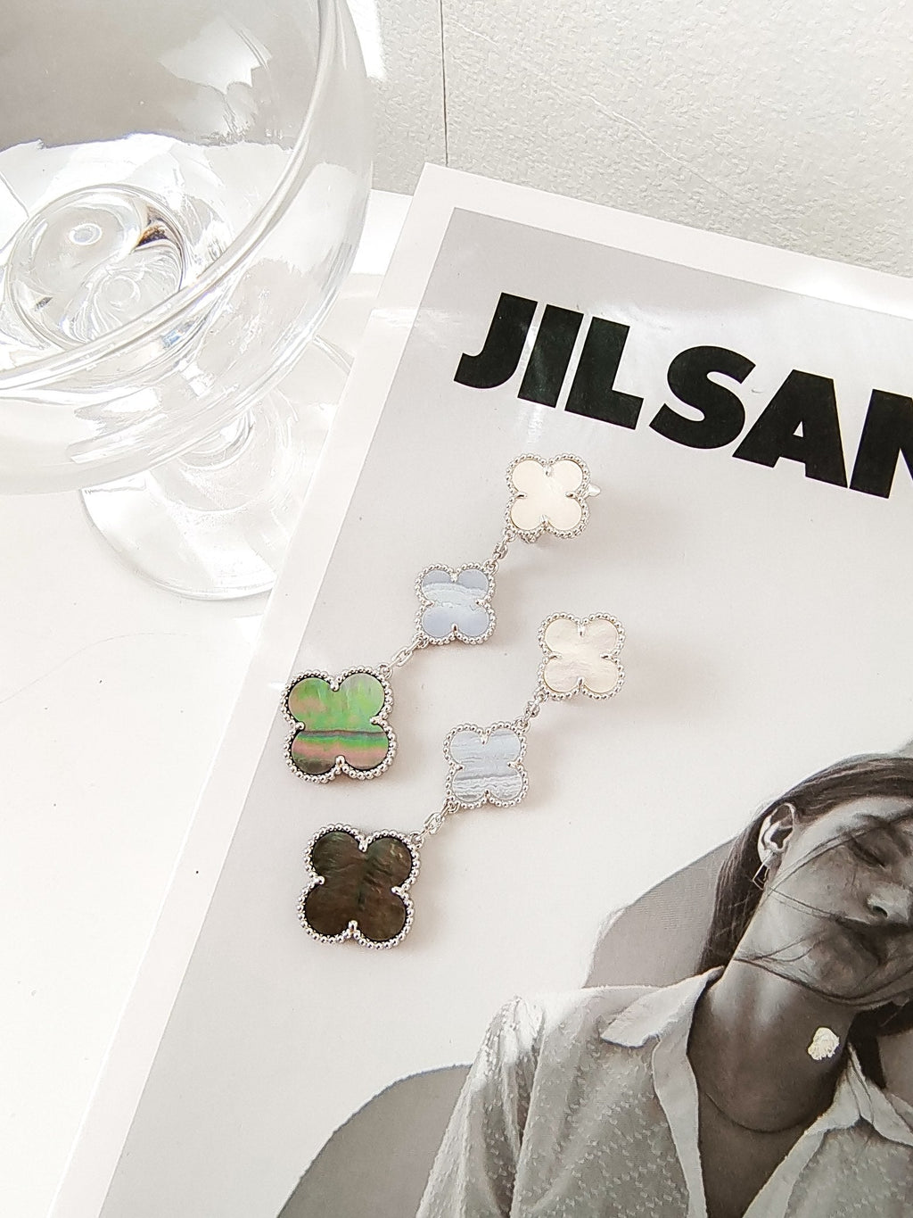 [⭐JeweliWhal]クローバー 3モチーフ カルセドニー ダークモップ シルバー イヤリング