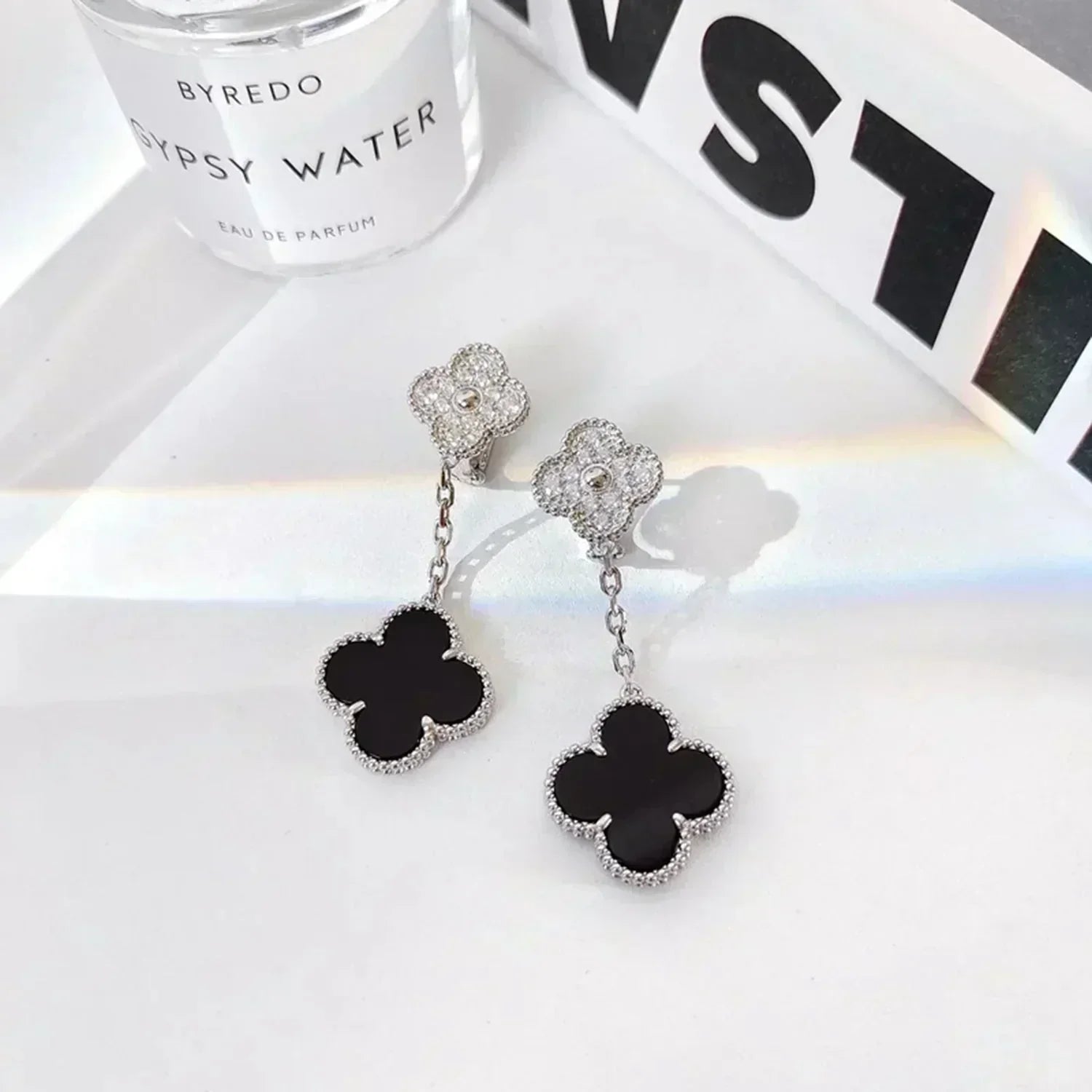 [⭐JeweliWhal]CLOVER 2 MOTIFS  DIAMOND ONYX EARRINGS SILVER