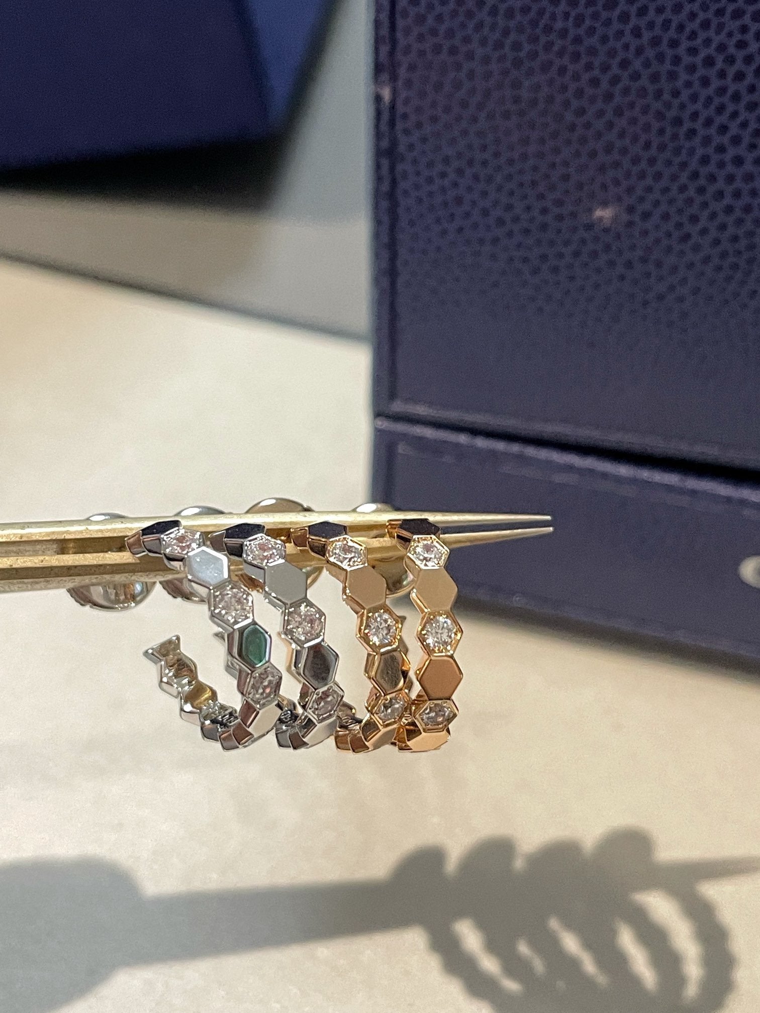 [⭐JeweliWhal]中空デザインの四つ葉のクローバーフラワーシェイプリング