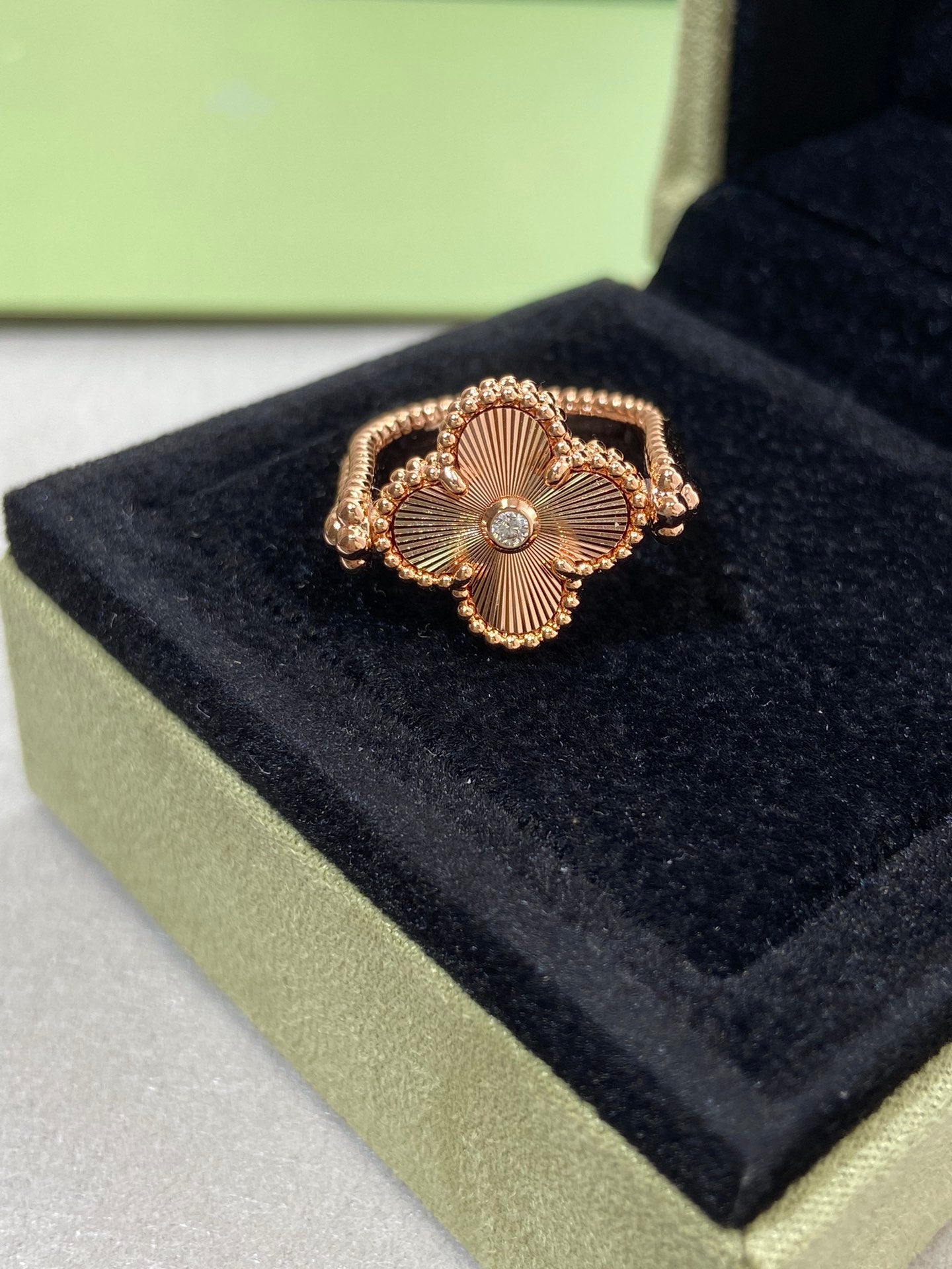 [⭐JeweliWhal]CLOVER RIVERSIBLE ROSE GOLD RING