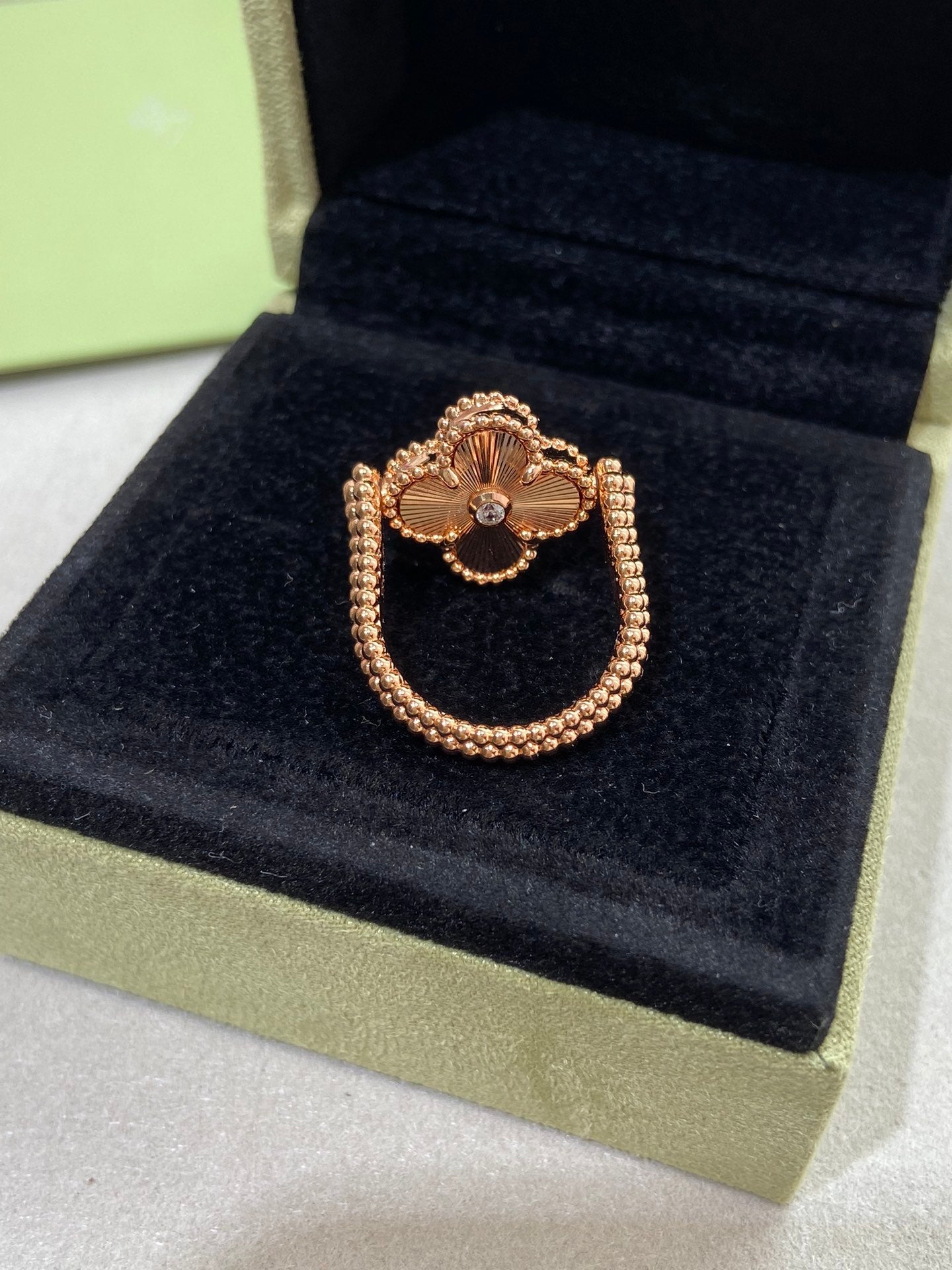 [⭐JeweliWhal]CLOVER RIVERSIBLE ROSE GOLD RING
