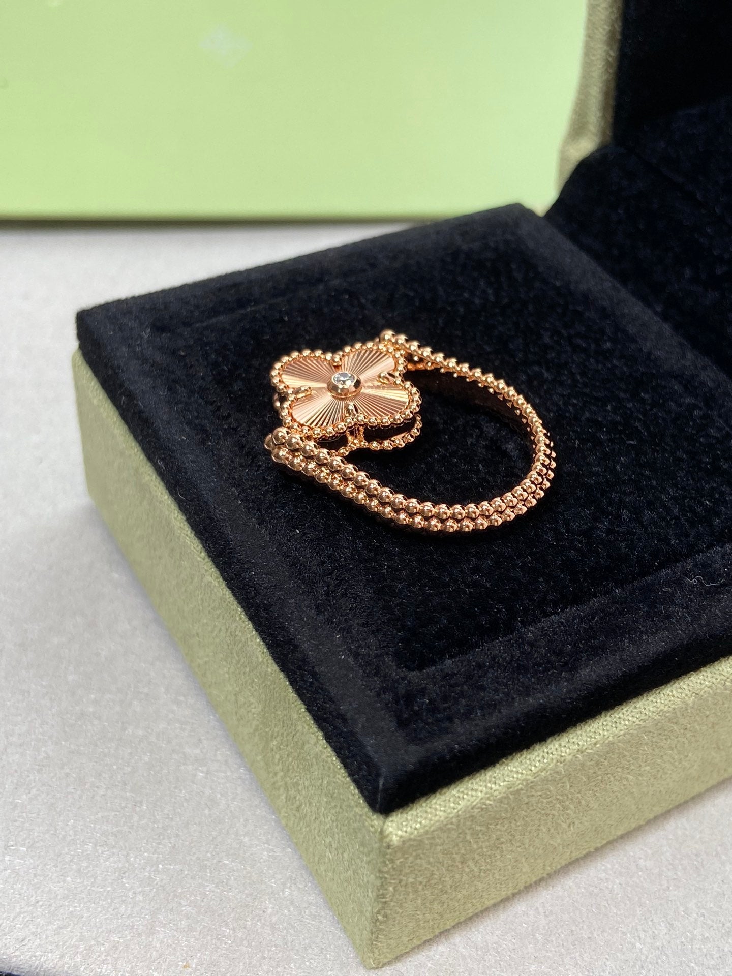 [⭐JeweliWhal]CLOVER RIVERSIBLE ROSE GOLD RING