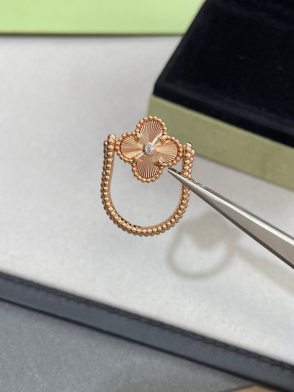 [⭐JeweliWhal]CLOVER RIVERSIBLE ROSE GOLD RING
