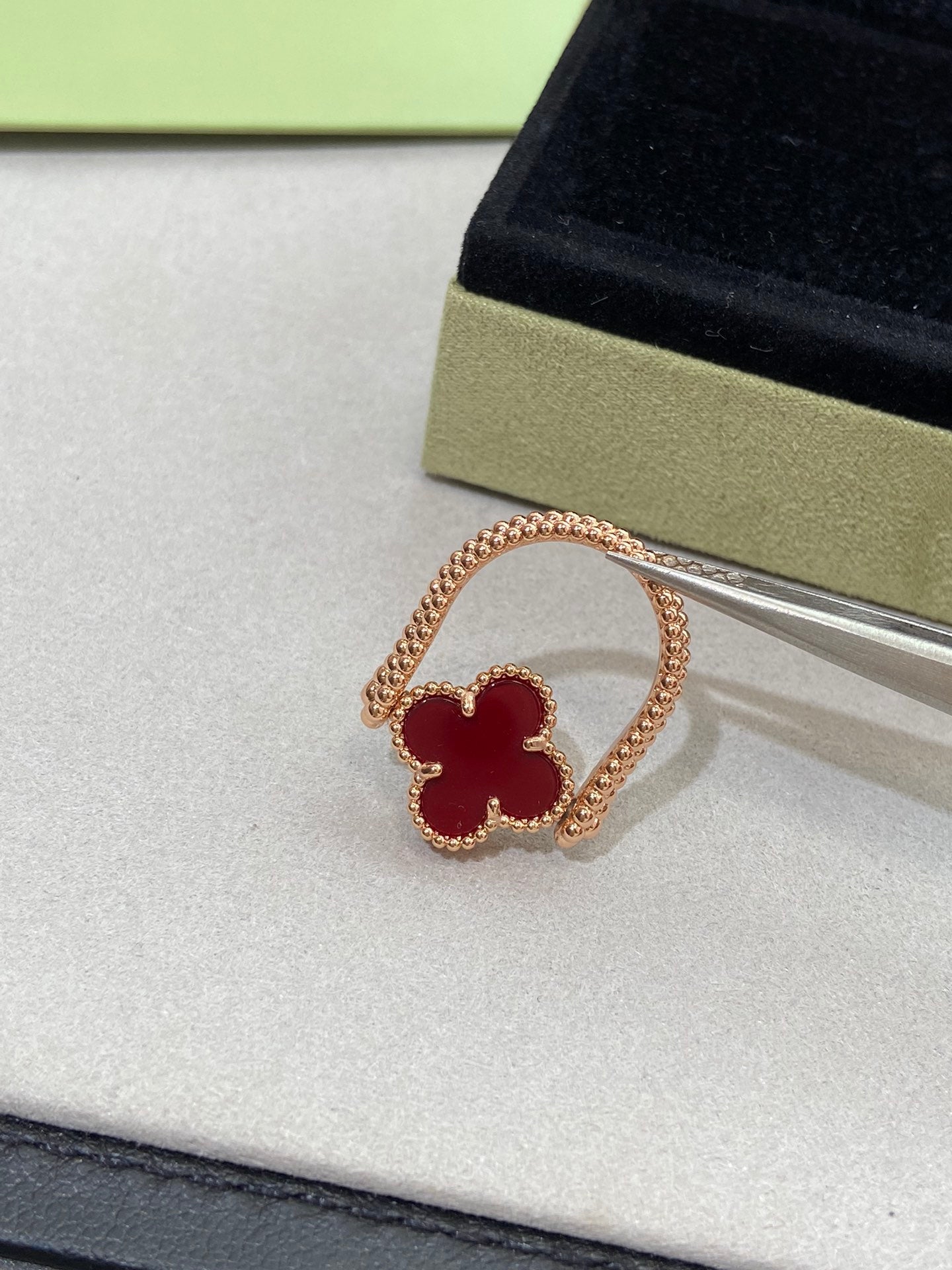 [⭐JeweliWhal]CLOVER RIVERSIBLE ROSE GOLD RING