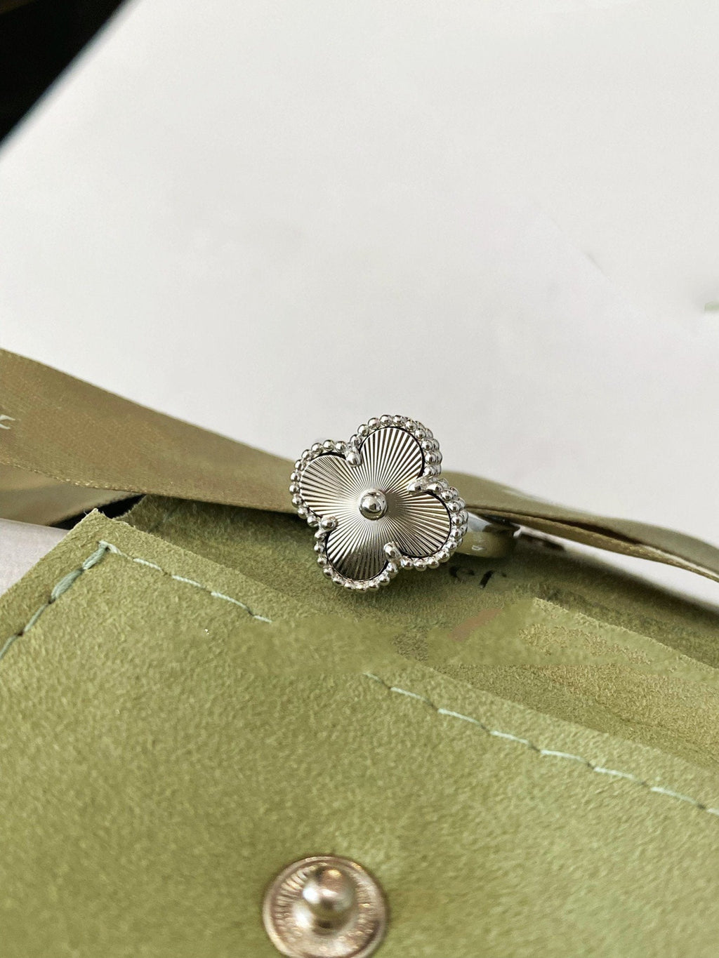 [⭐JeweliWhal]CLOVER SILVER RING