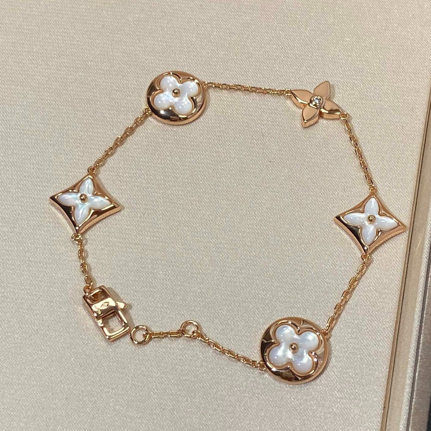 [⭐JeweliWhal]STAR AND SUN 5 MOTIF MOP PINK GOLD BRACELET