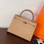 HM ケリー 25cm ベージュ エプソムレザー シルバー金具