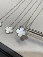 [⭐JeweliWhal]CLOVER MEDIUM SILVER WHITE MOP NECKLACE