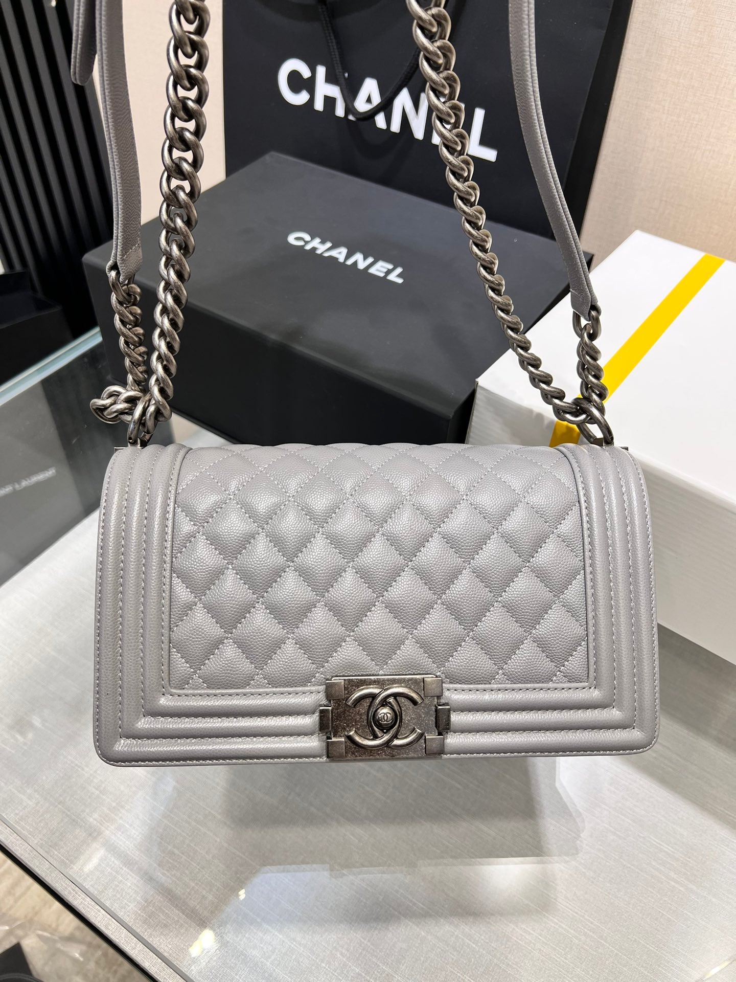 ボーイズバッグ ミディアム 25 グレー キャビア ルテニウムハードウェア