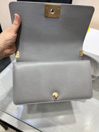 ボーイズバッグ ミディアム 25 グレー キャビア ゴールド金具