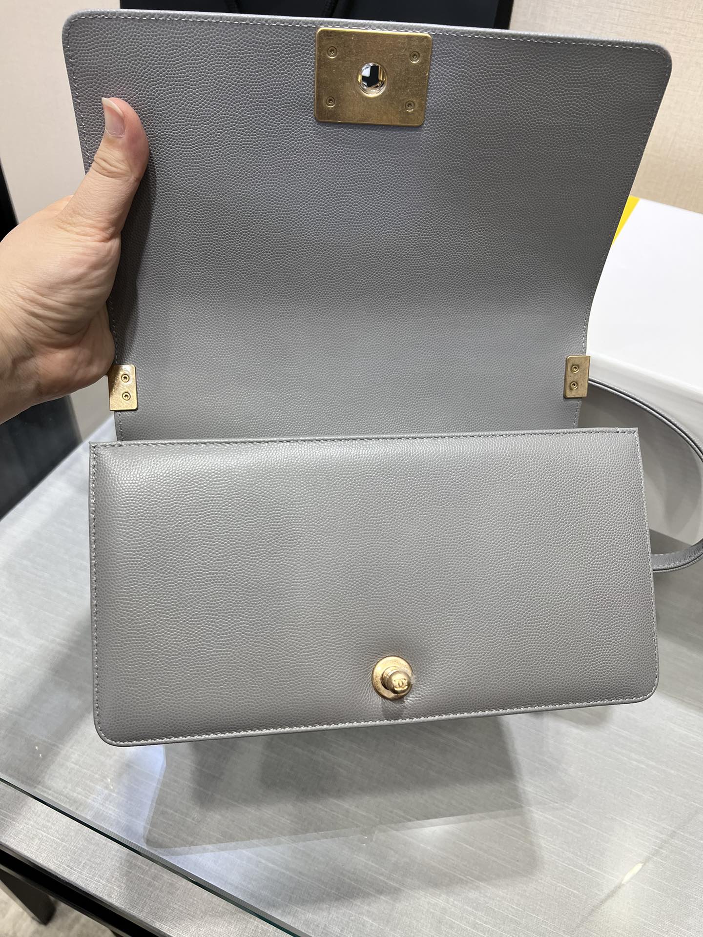 ボーイズバッグ ミディアム 25 グレー キャビア ゴールド金具