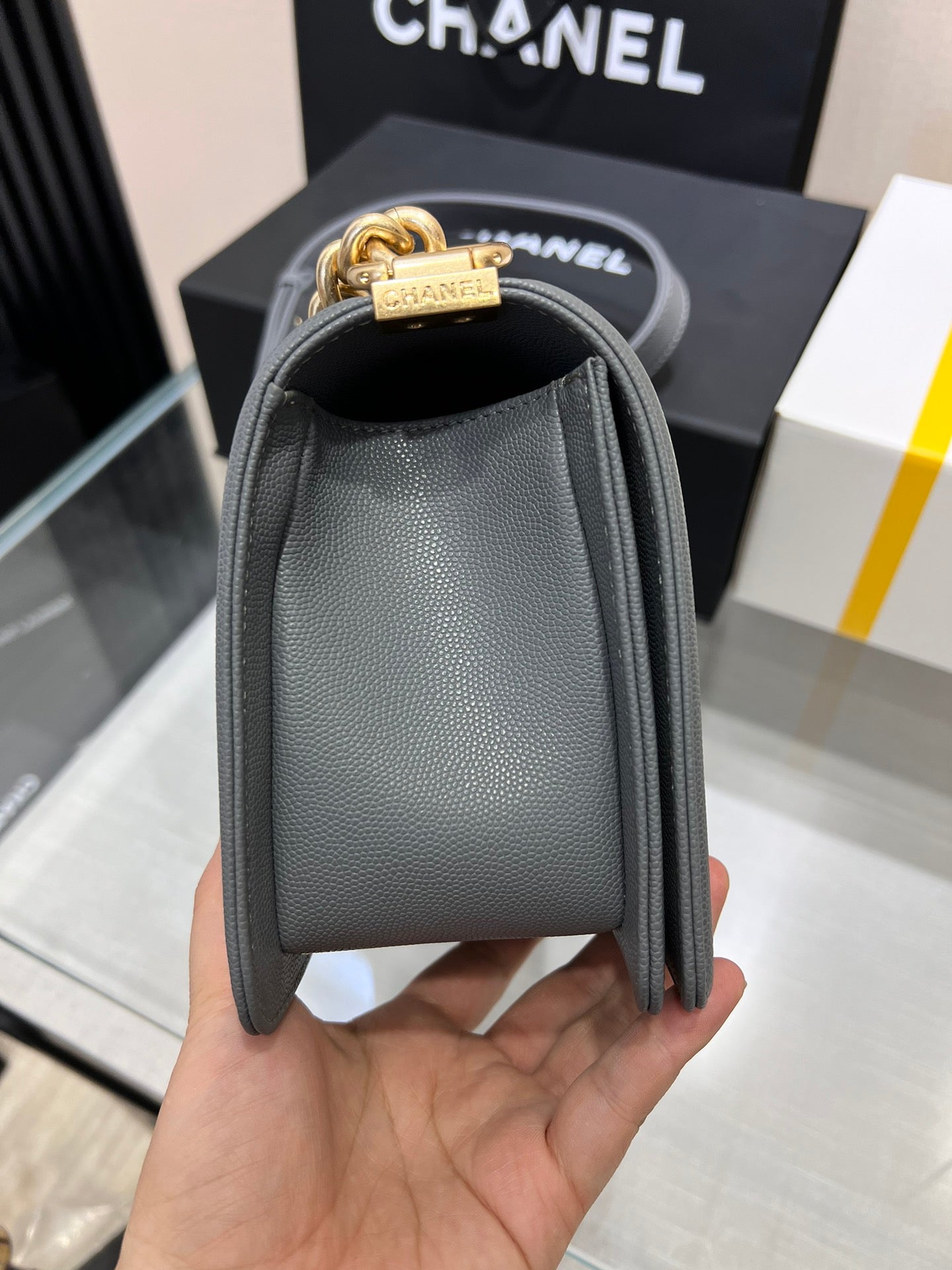 ボーイズバッグ ミディアム 25 ダークグレー キャビアゴールド金具