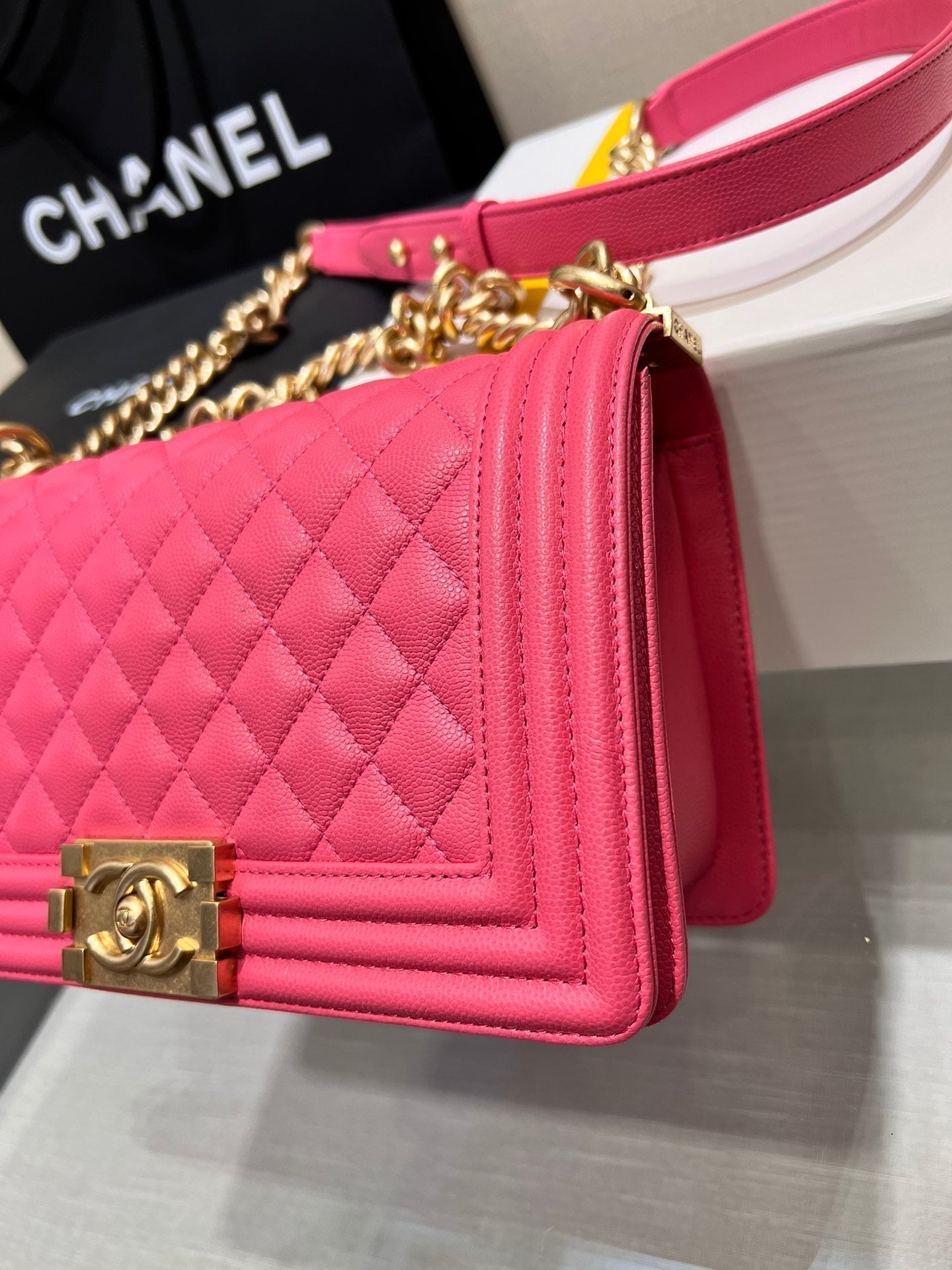 ボーイズバッグ ミディアム 25 レッドキャビア ゴールド金具