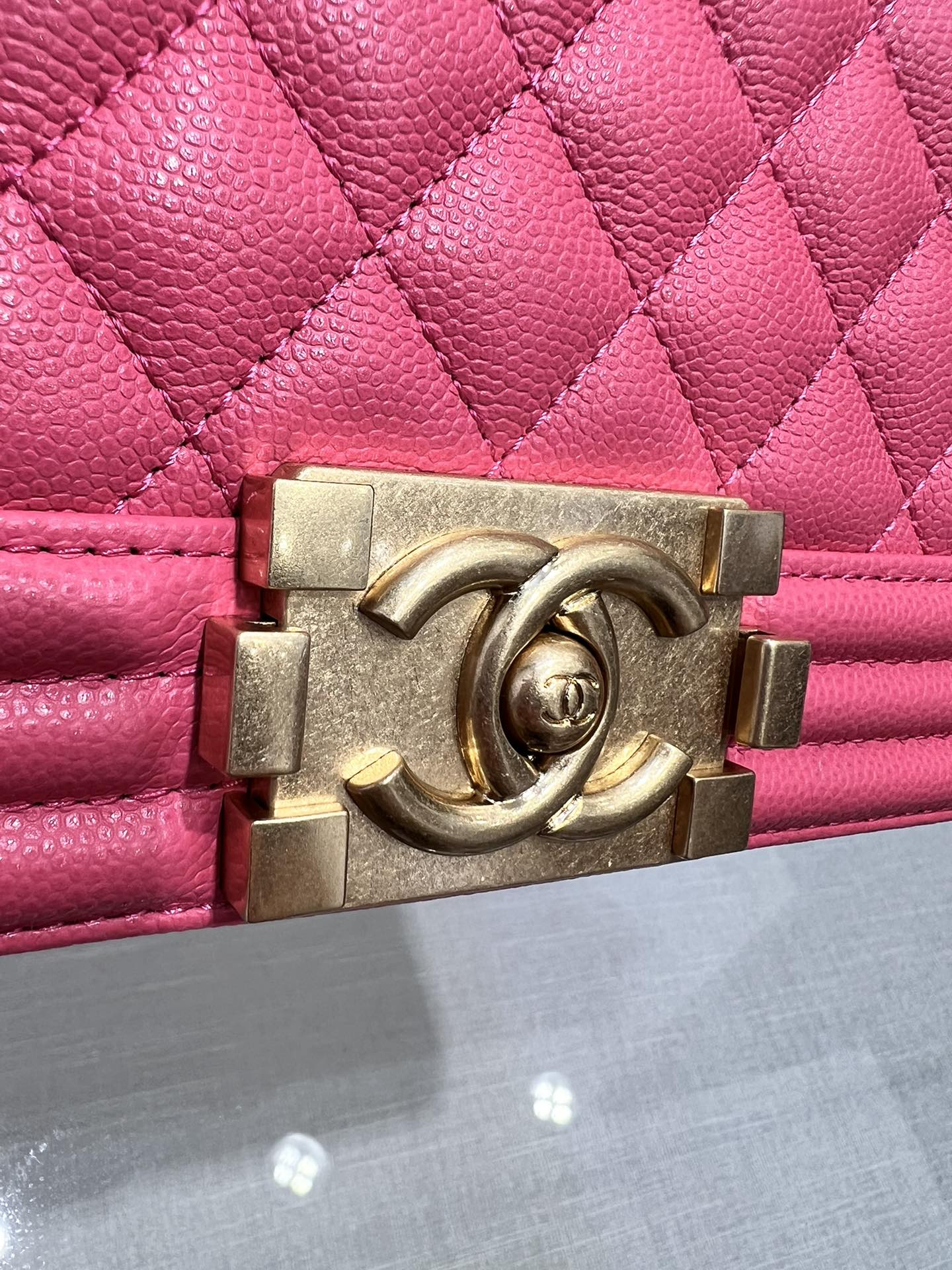 ボーイズバッグ ミディアム 25 レッドキャビア ゴールド金具