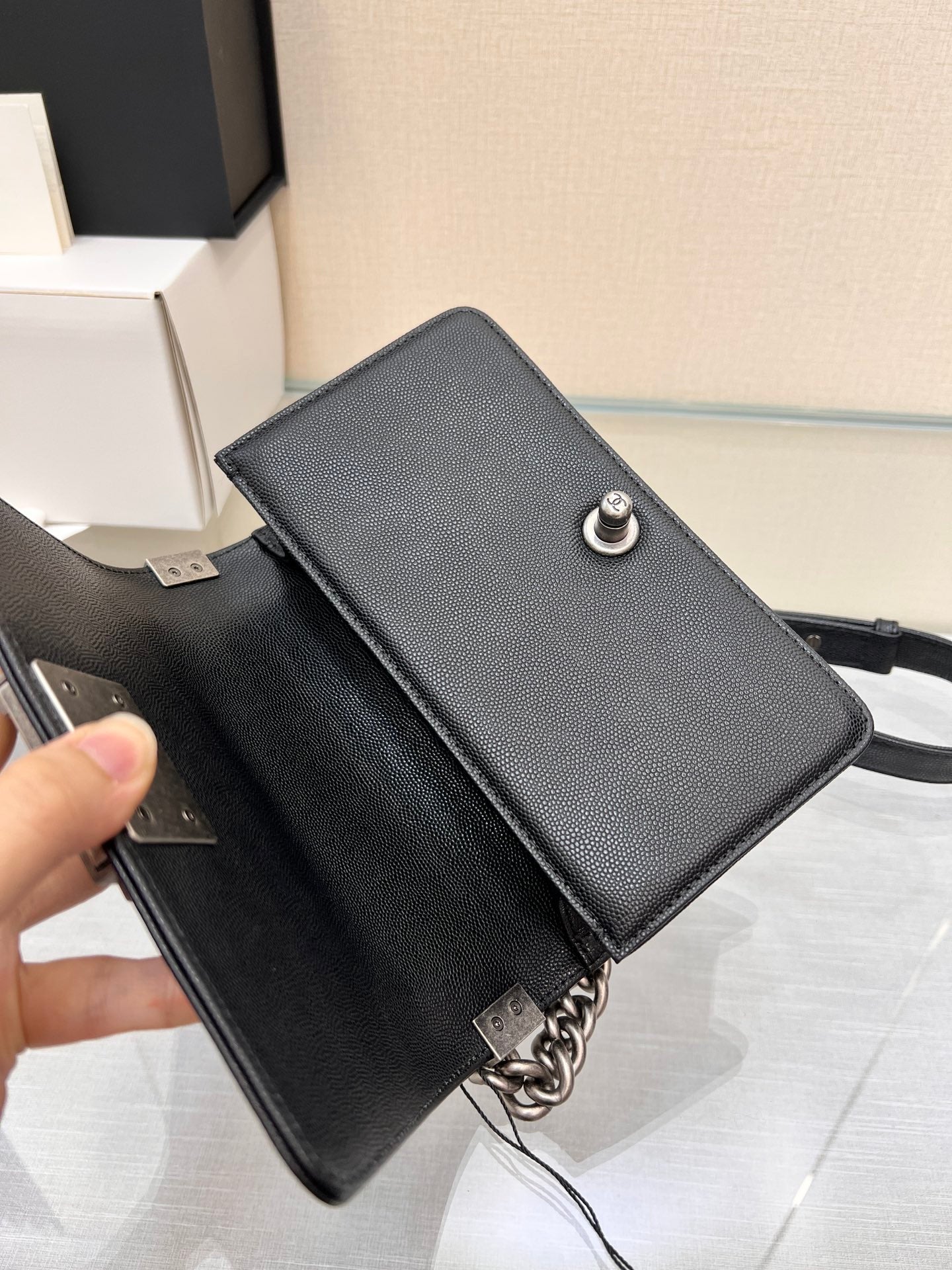 ボーイズバッグ スモール 20 ブラック シェブロン キャビア ルテニウムハードウェア