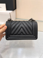 ボーイズバッグ スモール 20 ブラック シェブロン キャビア ルテニウムハードウェア