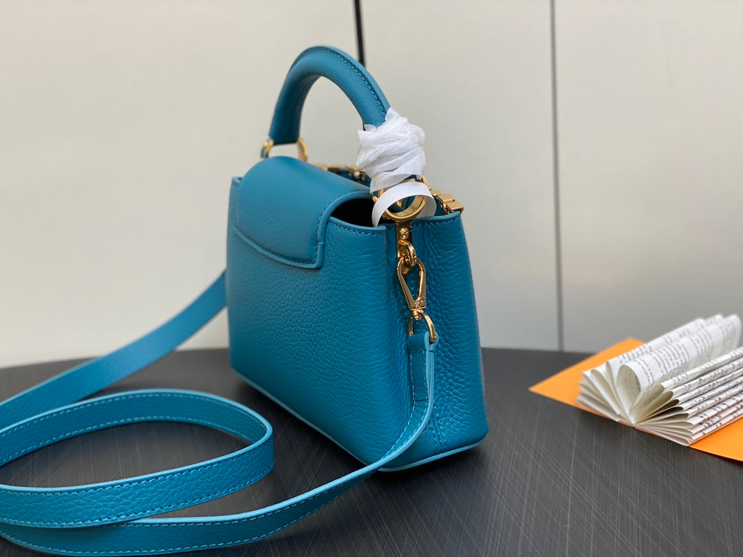 カプシーヌ ミニ 21 ブルー トリヨン ゴールド ハードウェア