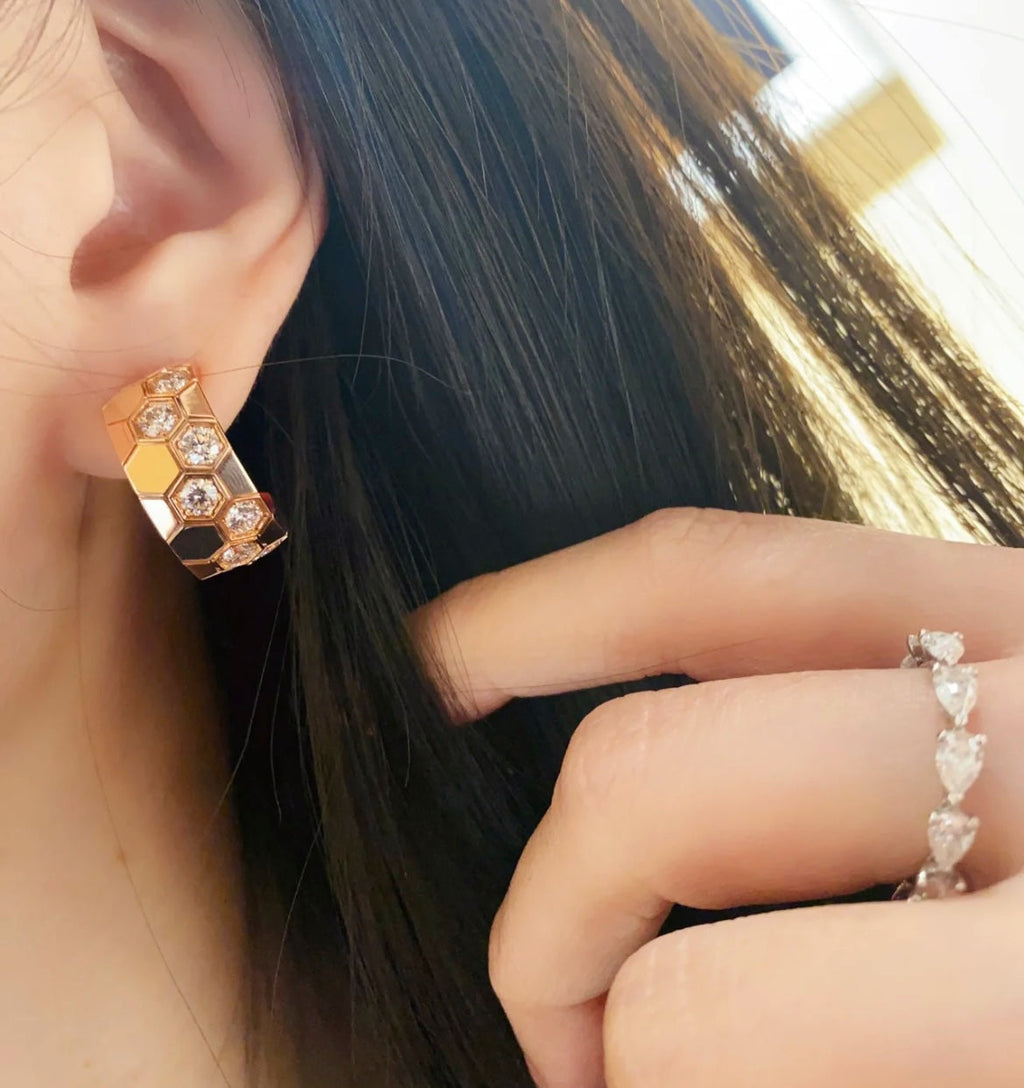 [⭐JeweliWhal]BEE LOVE DIAMOND HOOP EARRINGS