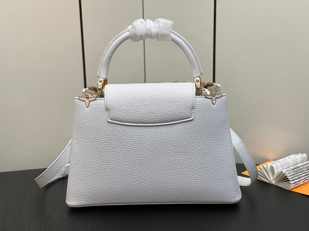 カプシーヌ MM 31 ホワイト トリヨン ゴールドハードウェア