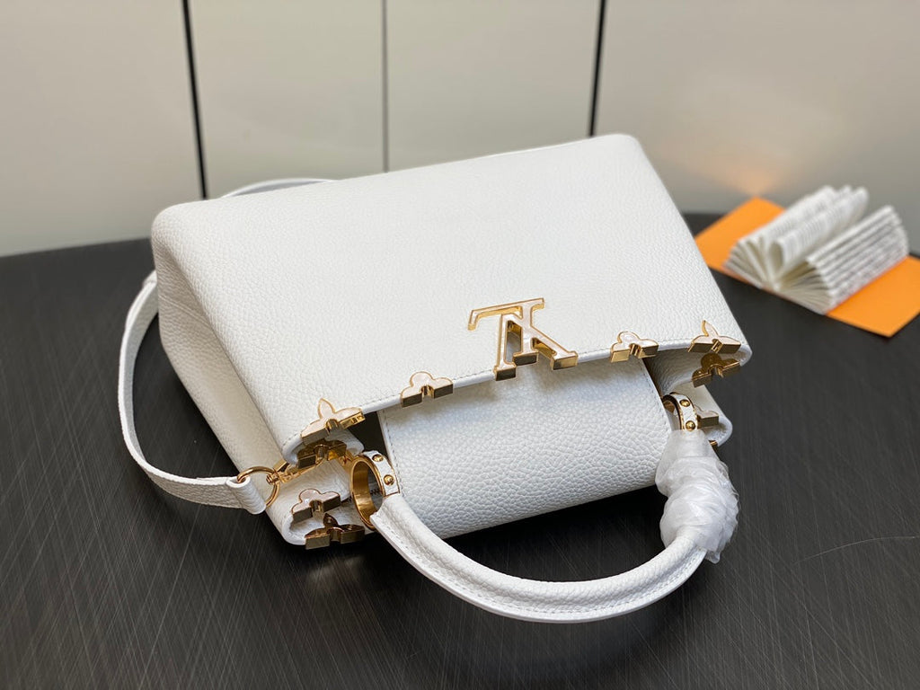 カプシーヌ MM 31 ホワイト トリヨン ゴールドハードウェア