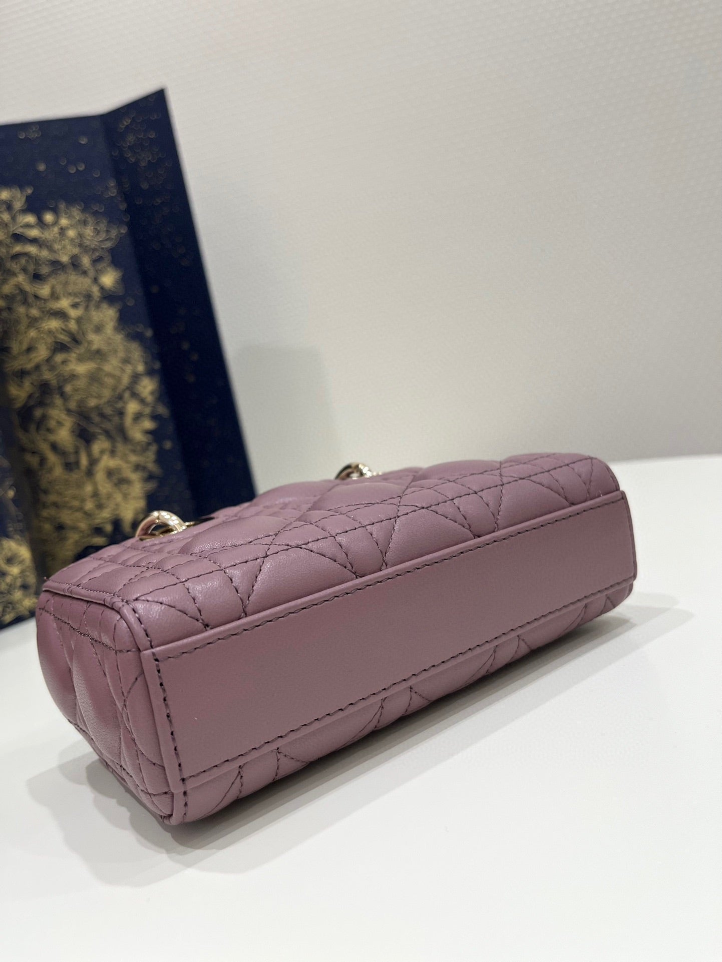 レディ D-JOY 16 マイクロ パープル ラムスキン