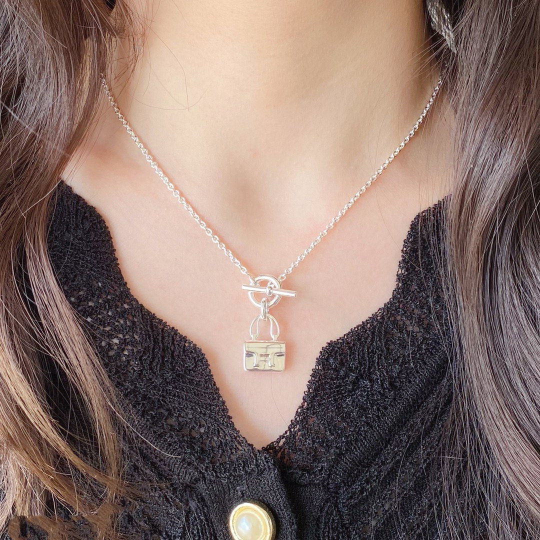 [⭐JeweliWhal]CONSTANCE PEDANT SILVER NECKLACE