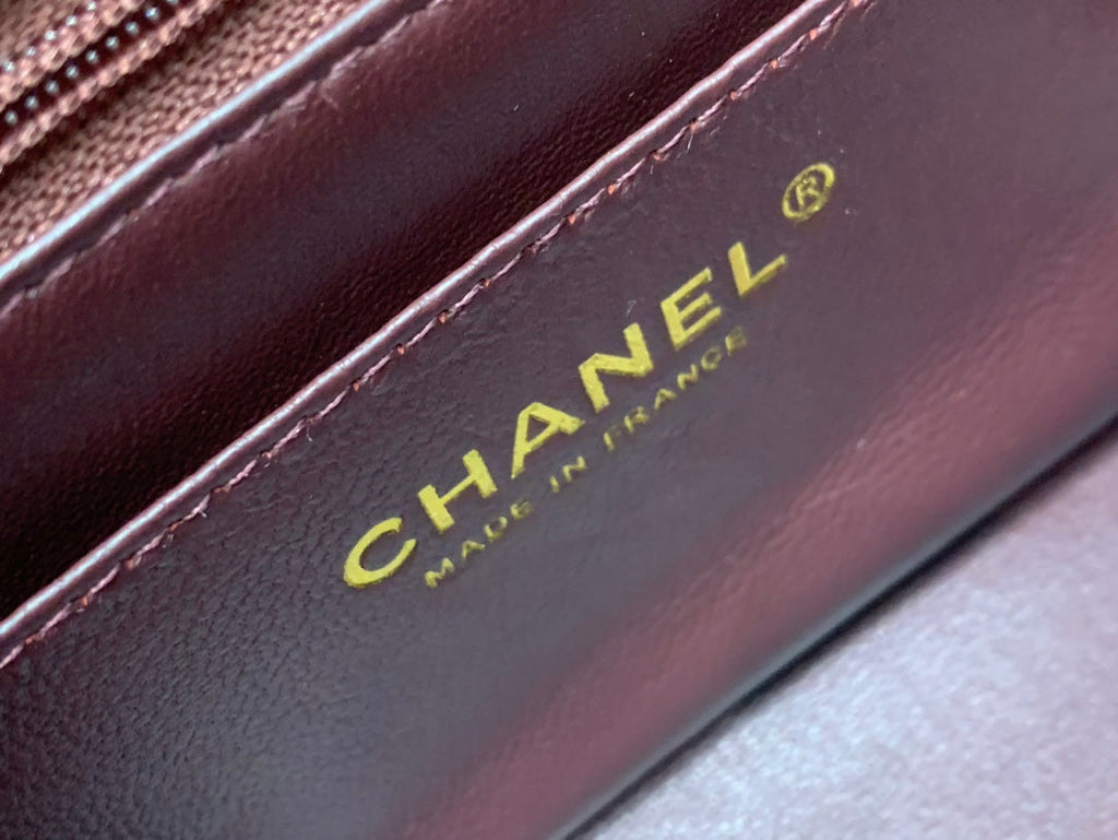 ミニスクエアフラップバッグ 17cm チョコレートキャビア ゴールド金具