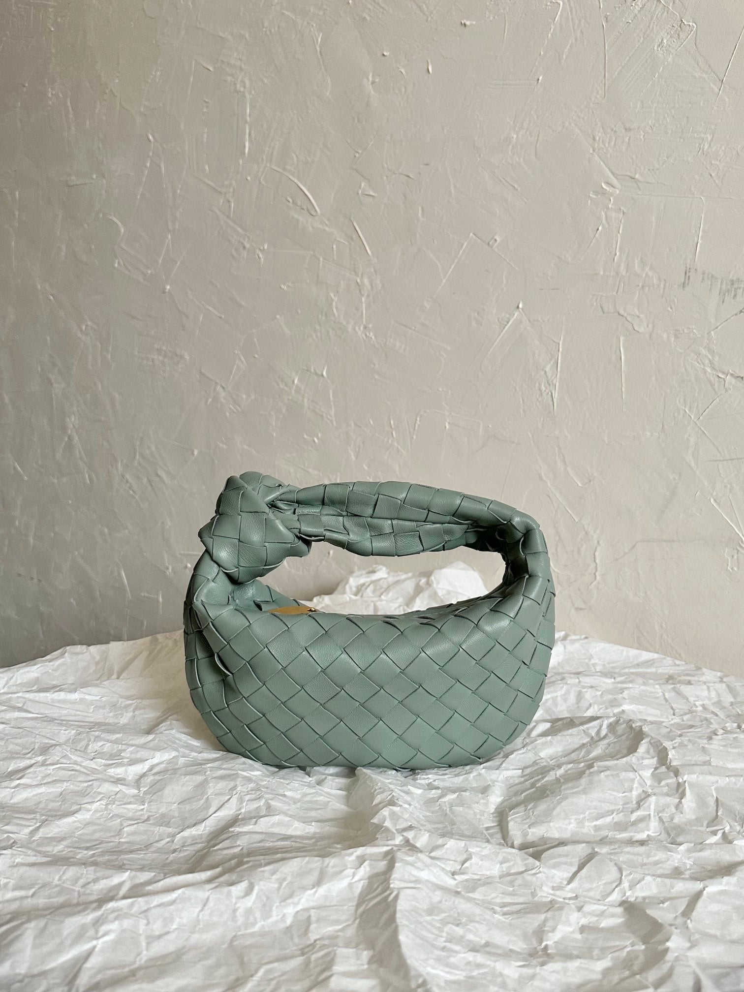 BV ミニ ジョディ 28cm グレー ラムスキンレザー