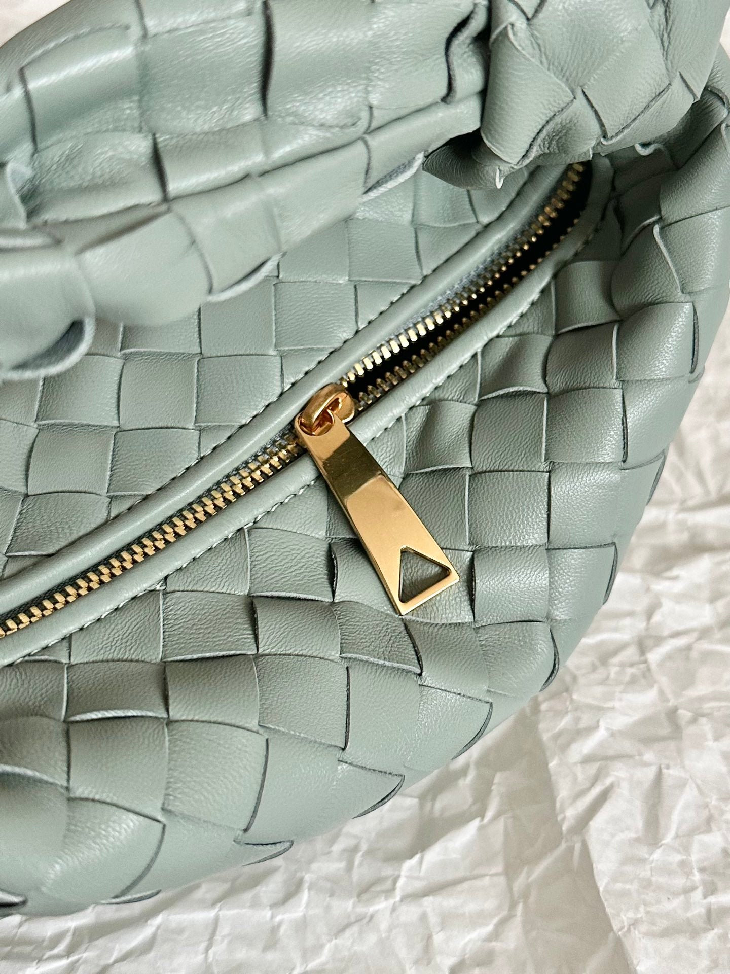 BV ミニ ジョディ 28cm グレー ラムスキンレザー