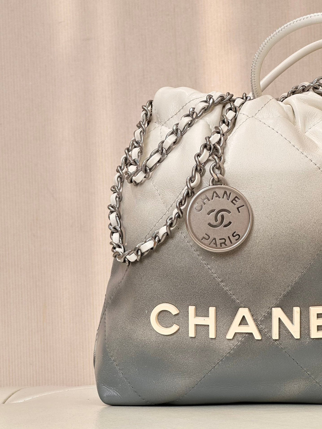 CC ホーボー ミニ 20cm ホワイトグレー ラムスキン シルバー金具